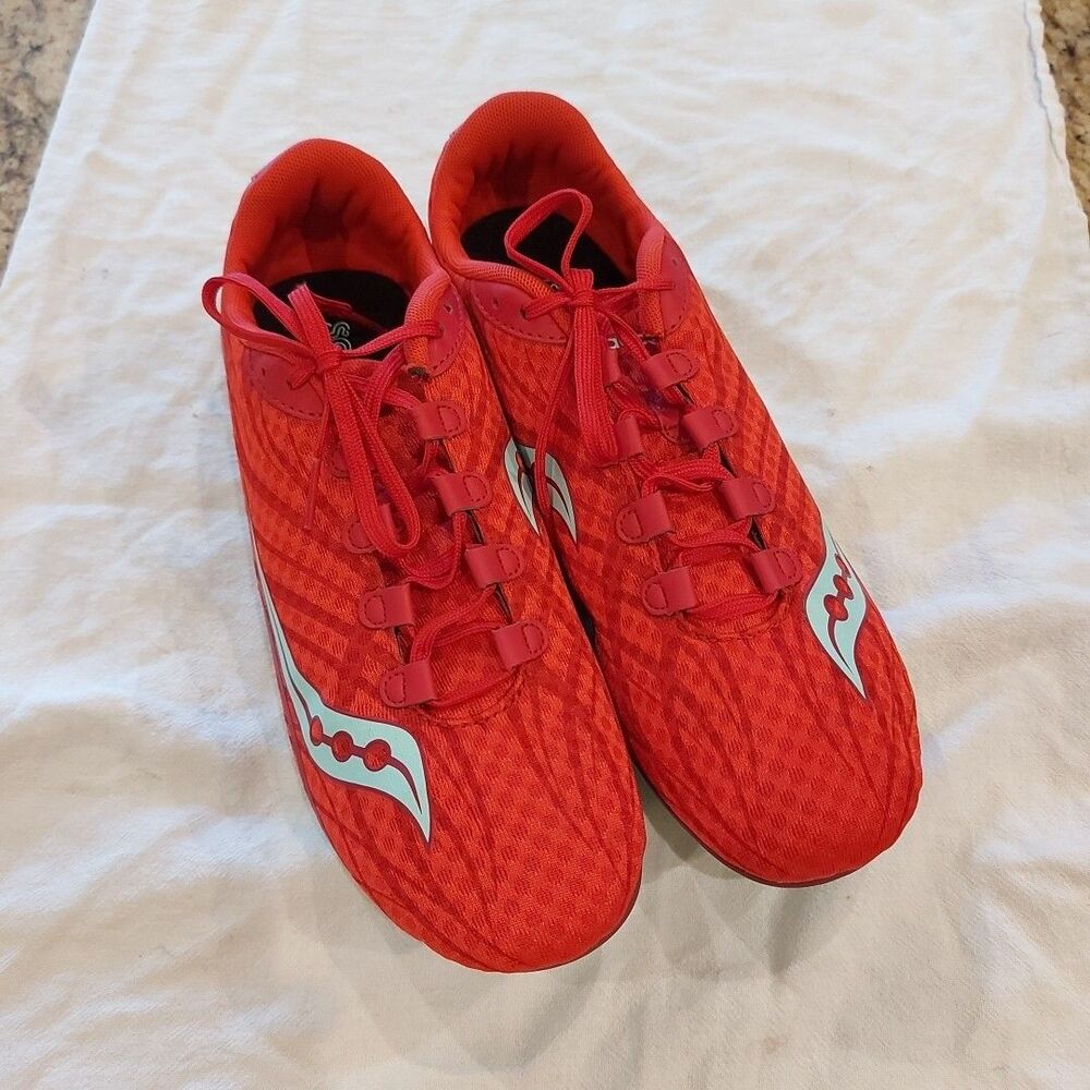 Saucony Racing Women’s VENDETTA Mid Distance Running Spike Shoes Red Size 10.5